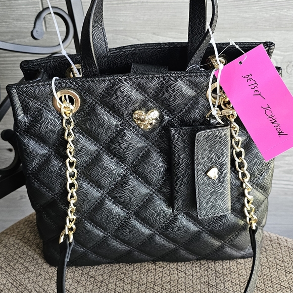 Betsey Johnson Heart Pendant Shoulder Bag - Picture 4 of 6